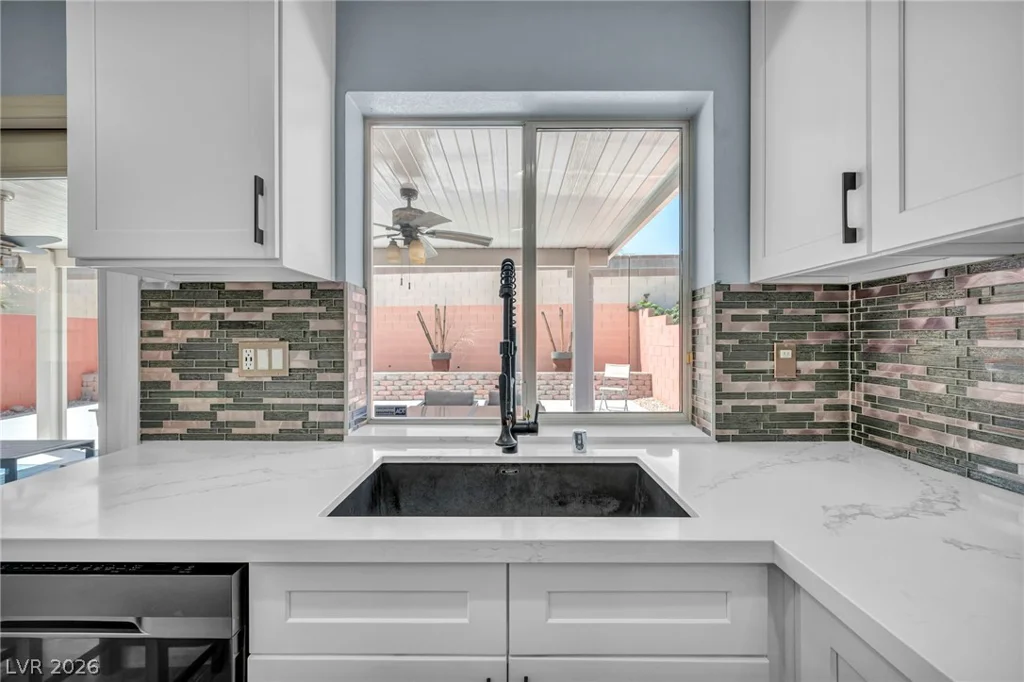 1009 Windhook, Las Vegas, NV 89144