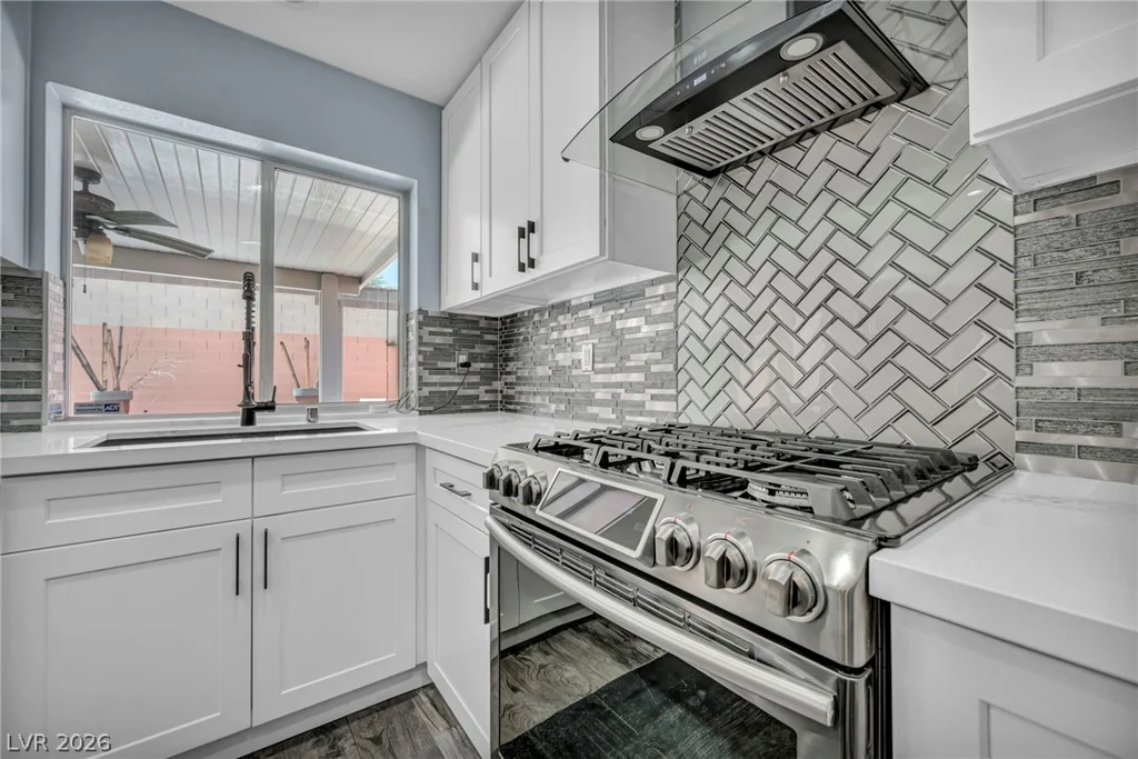 1009 Windhook, Las Vegas, NV 89144