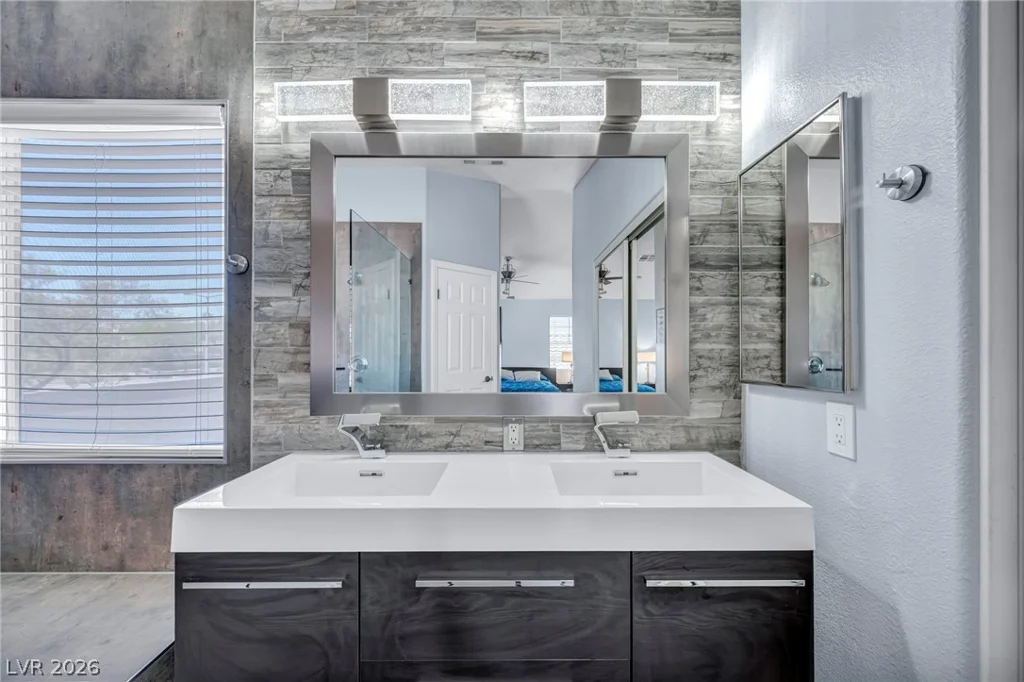 1009 Windhook, Las Vegas, NV 89144