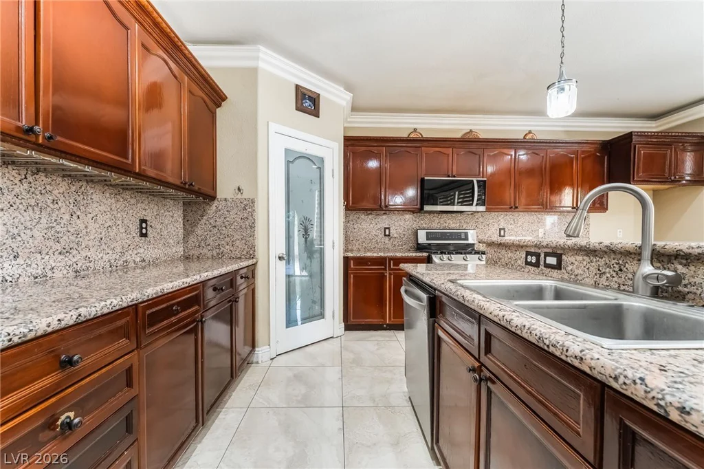 9245 Branford Hills, Las Vegas, NV 89123