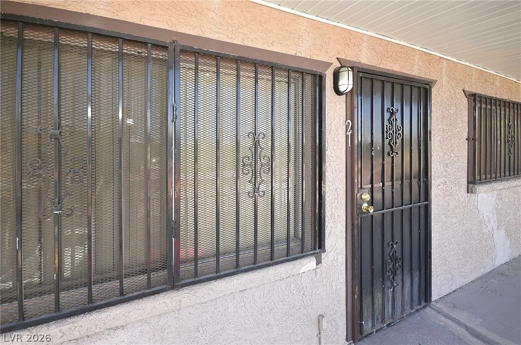 3720 Royal Crest, Las Vegas, NV 89119