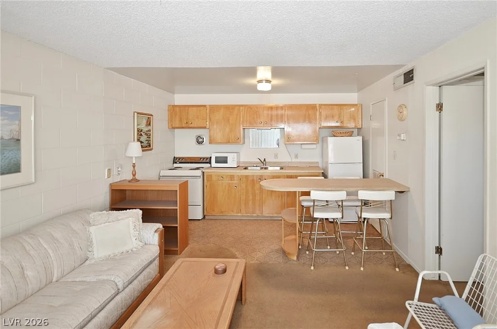 3720 Royal Crest, Las Vegas, NV 89119