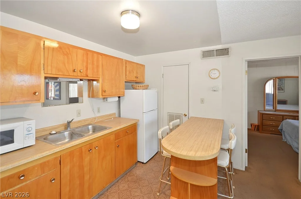 3720 Royal Crest, Las Vegas, NV 89119