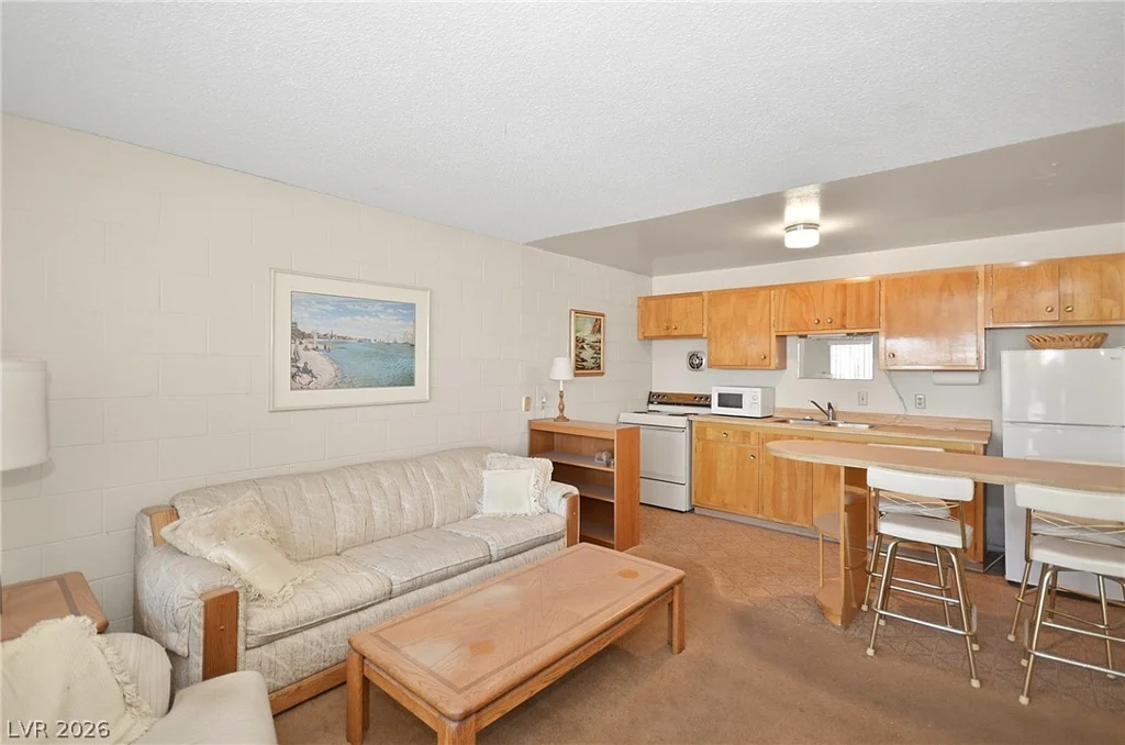3720 Royal Crest, Las Vegas, NV 89119