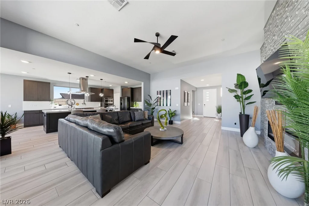 10254 Barnett Hill, Las Vegas, NV 89166