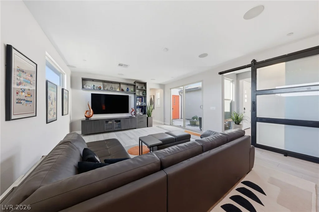 10254 Barnett Hill, Las Vegas, NV 89166