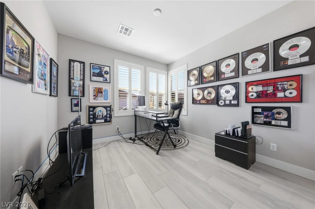 10254 Barnett Hill, Las Vegas, NV 89166