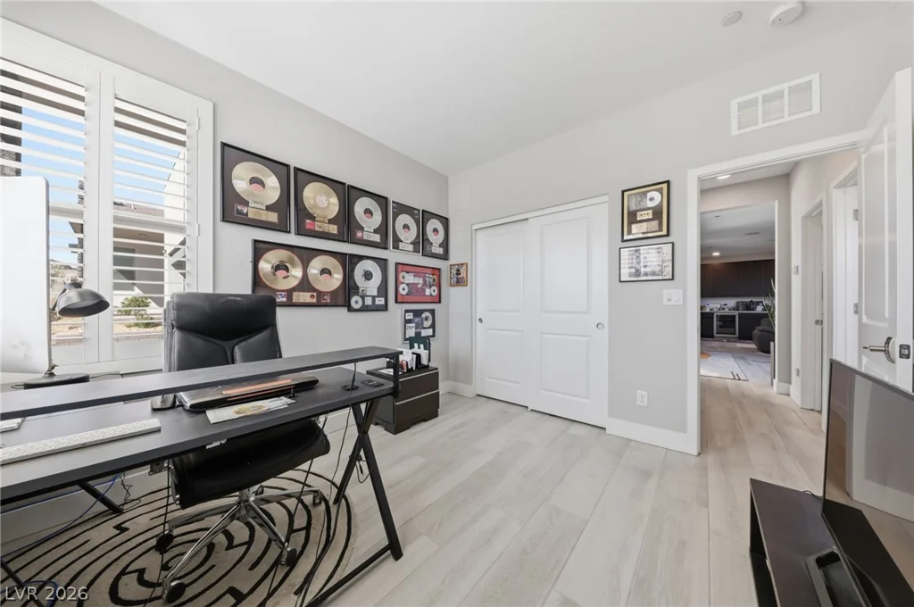 10254 Barnett Hill, Las Vegas, NV 89166