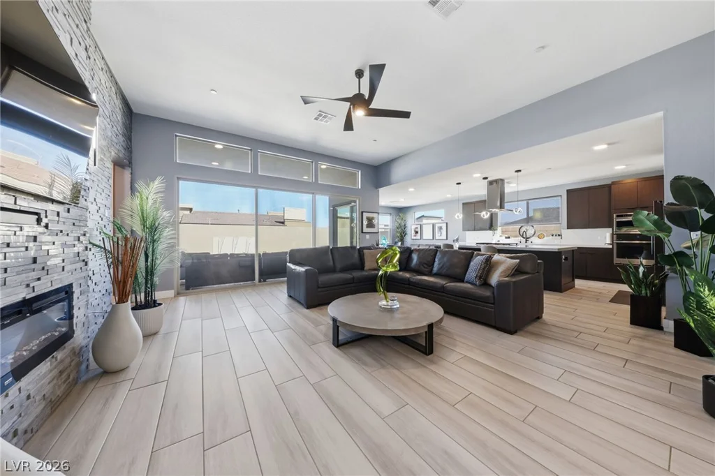 10254 Barnett Hill, Las Vegas, NV 89166