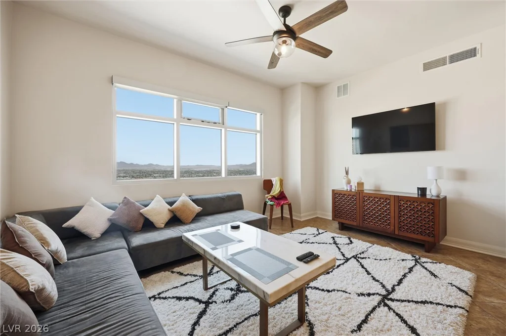 150 Las Vegas, Las Vegas, NV 89101