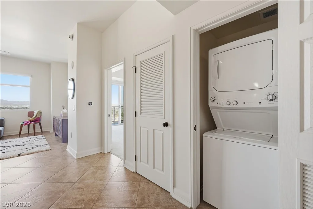 150 Las Vegas, Las Vegas, NV 89101