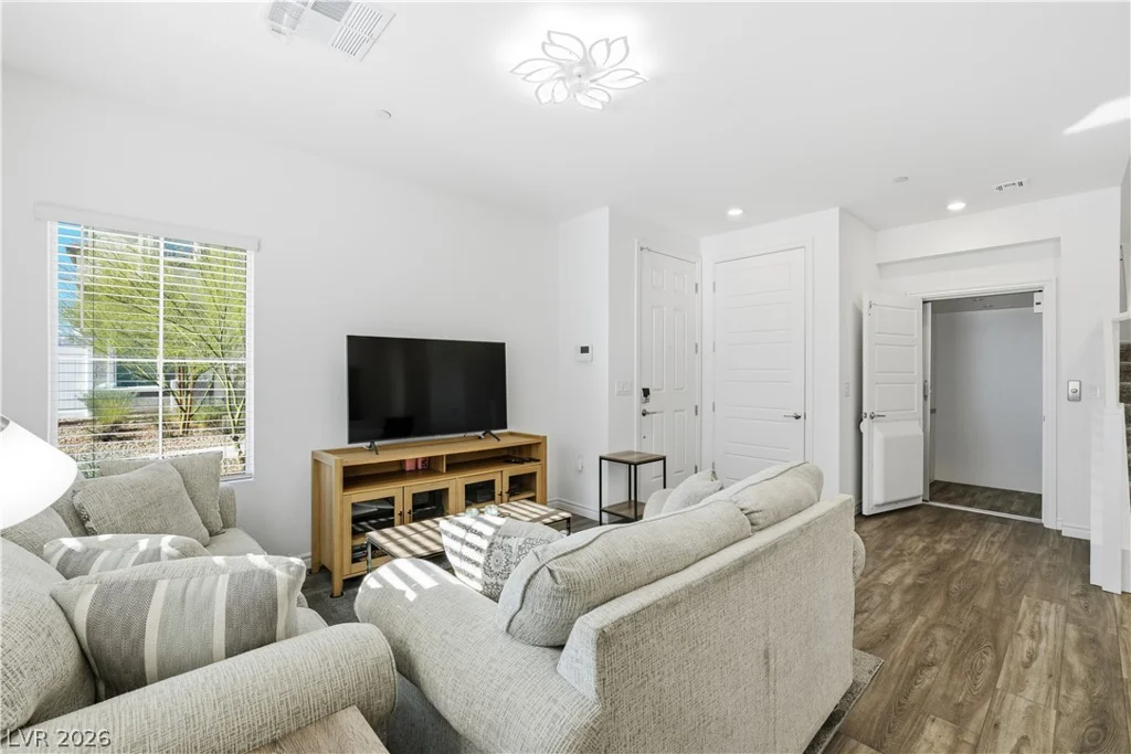 7224 Decatur, Las Vegas, NV 89131