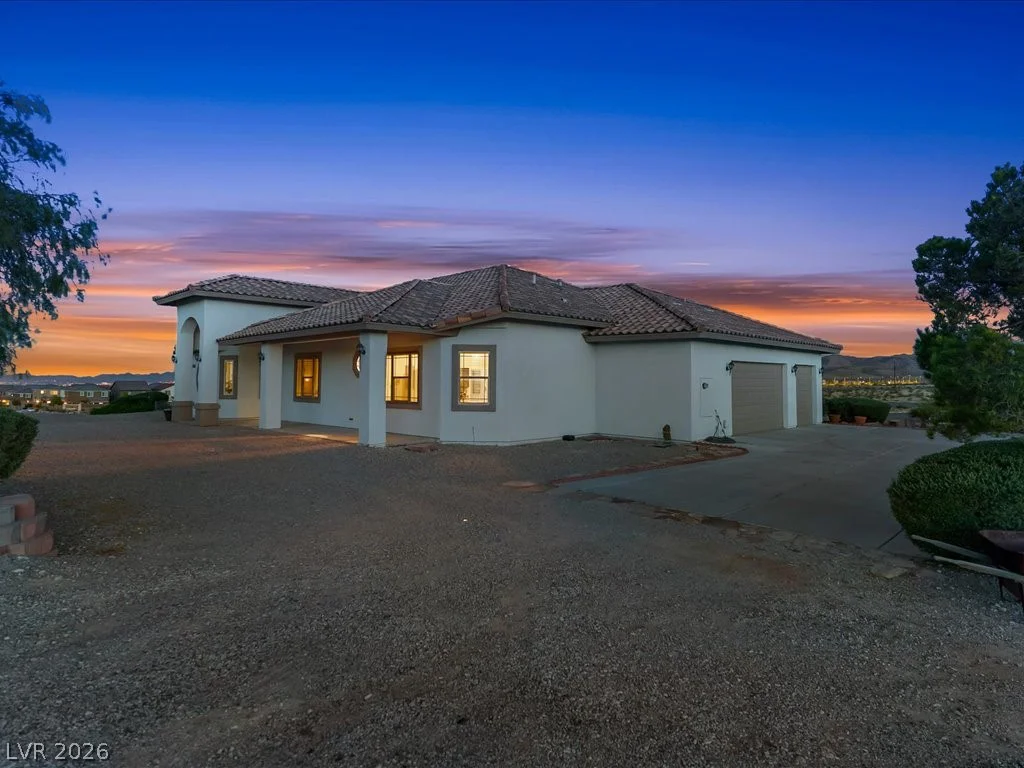 10251 Agate, Las Vegas, NV 89161