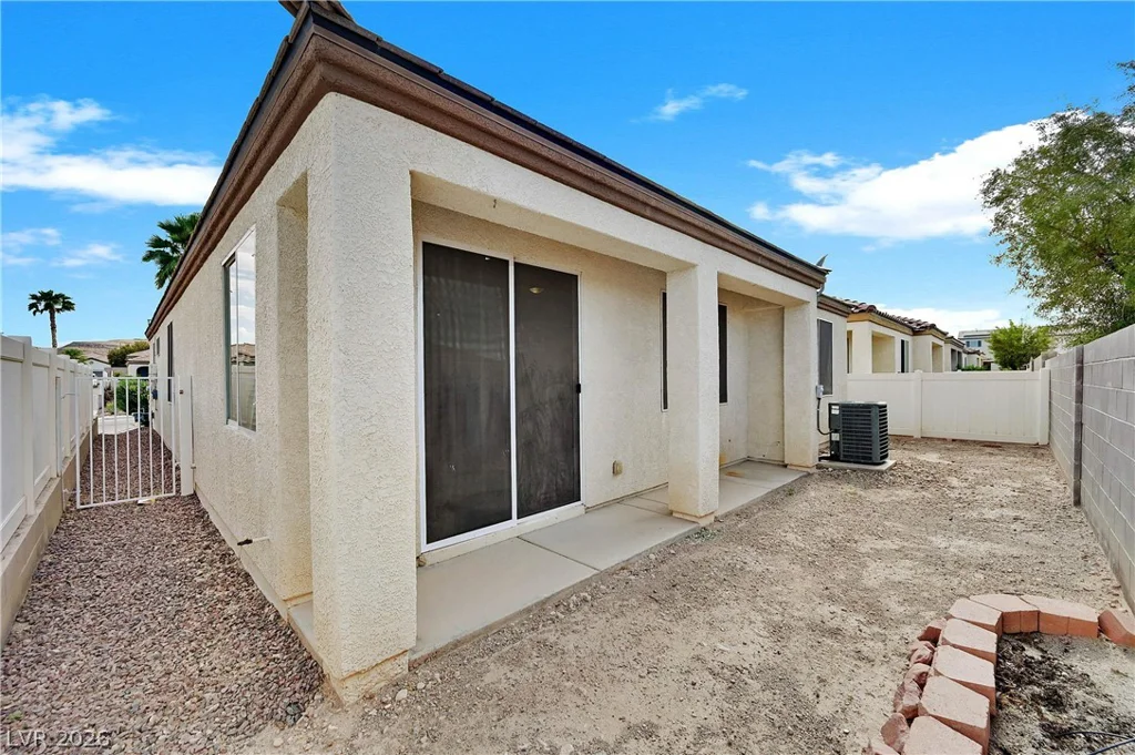 6288 Shamrock Lake, Las Vegas, NV 89141