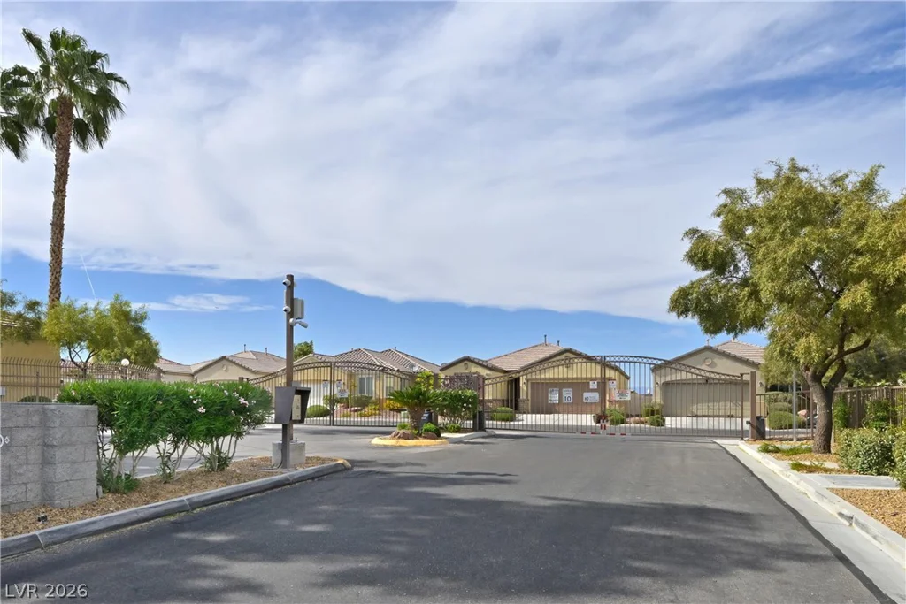 6288 Shamrock Lake, Las Vegas, NV 89141