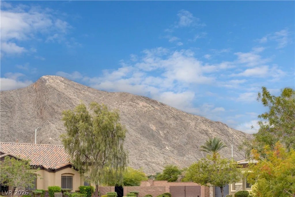 9136 Granite Knoll Ct, Las Vegas, NV 89129