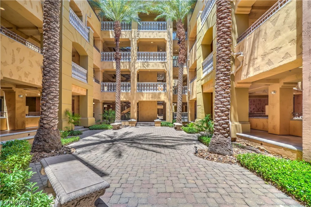 15 Via Mantova, Henderson, NV 89011