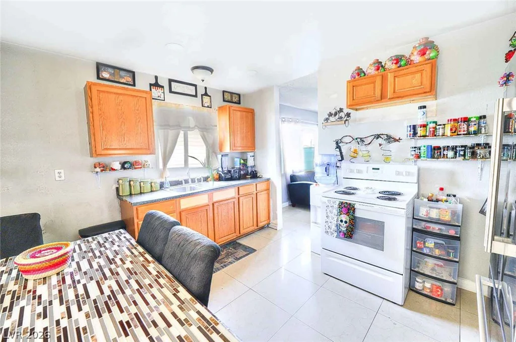 2537 Page, North Las Vegas, NV 89030