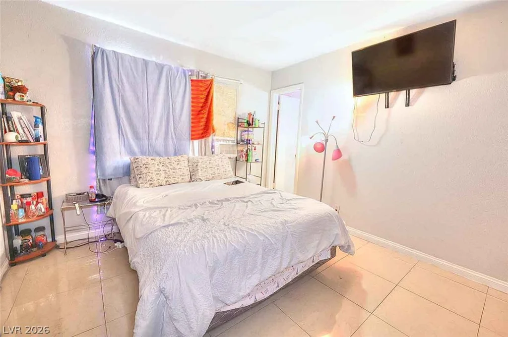 2537 Page, North Las Vegas, NV 89030