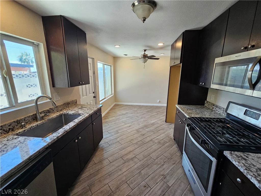 1074 King Richard, Las Vegas, NV 89119
