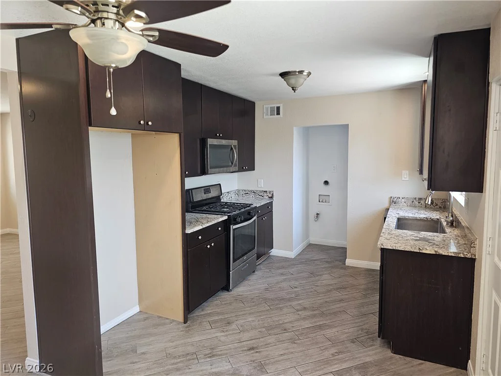 1074 King Richard, Las Vegas, NV 89119
