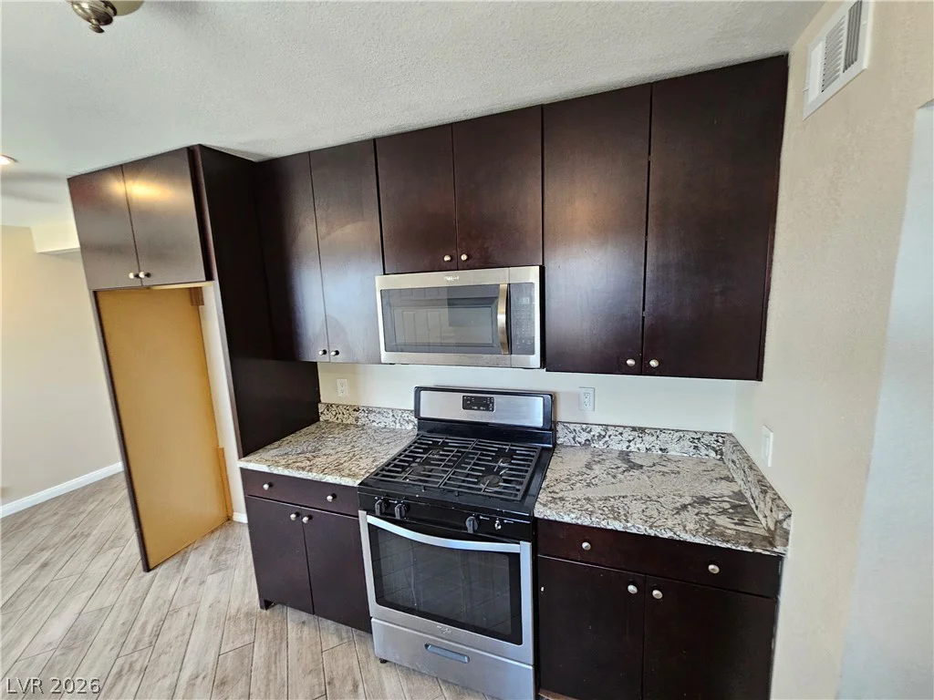 1074 King Richard, Las Vegas, NV 89119