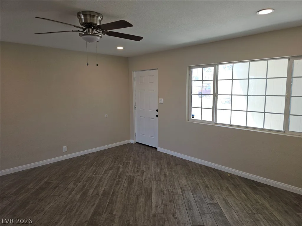1074 King Richard, Las Vegas, NV 89119