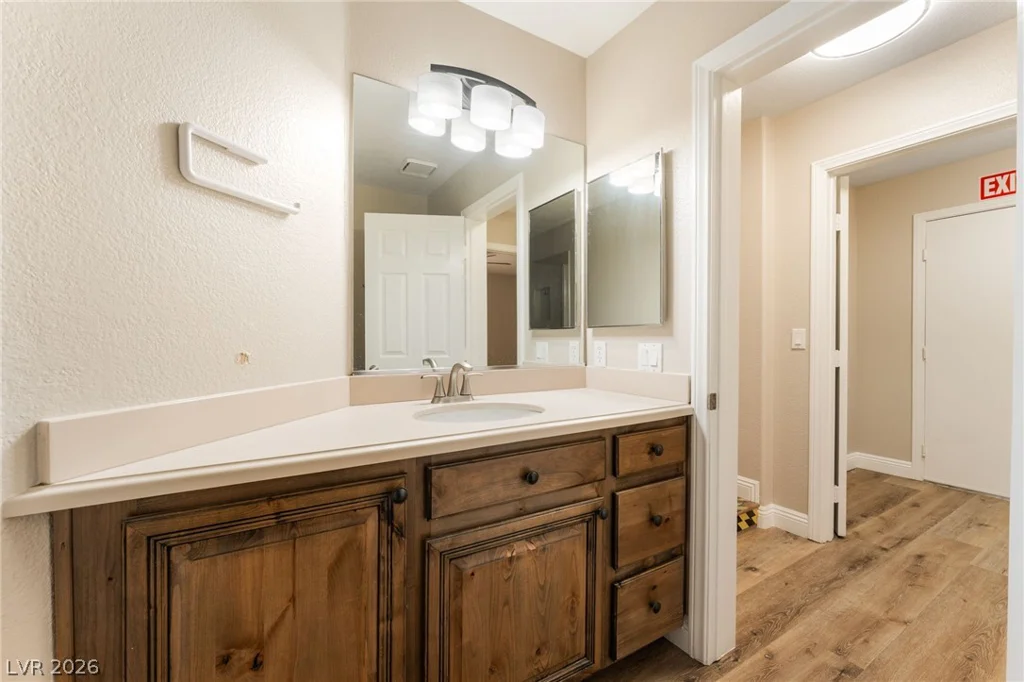 8216 Tivoli Cove, Las Vegas, NV 89128