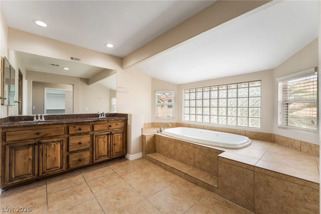 8216 Tivoli Cove, Las Vegas, NV 89128