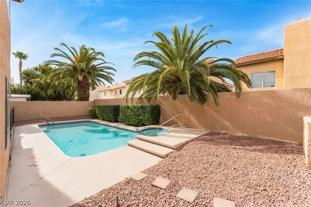 8216 Tivoli Cove, Las Vegas, NV 89128