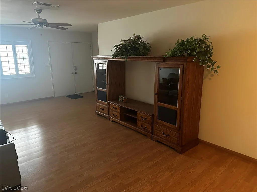 7213 Pinedale, Las Vegas, NV 89145