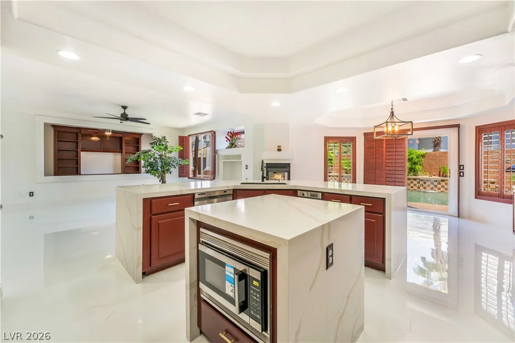 7526 Gossamer Wind, Las Vegas, NV 89139