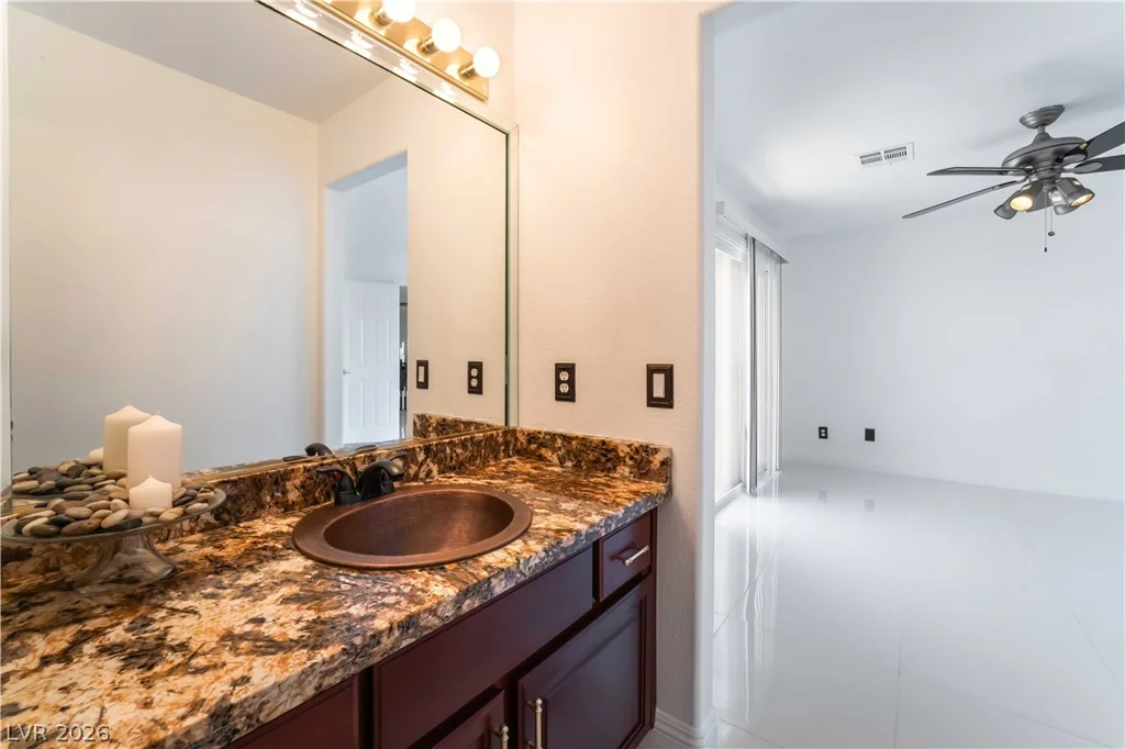 7526 Gossamer Wind, Las Vegas, NV 89139