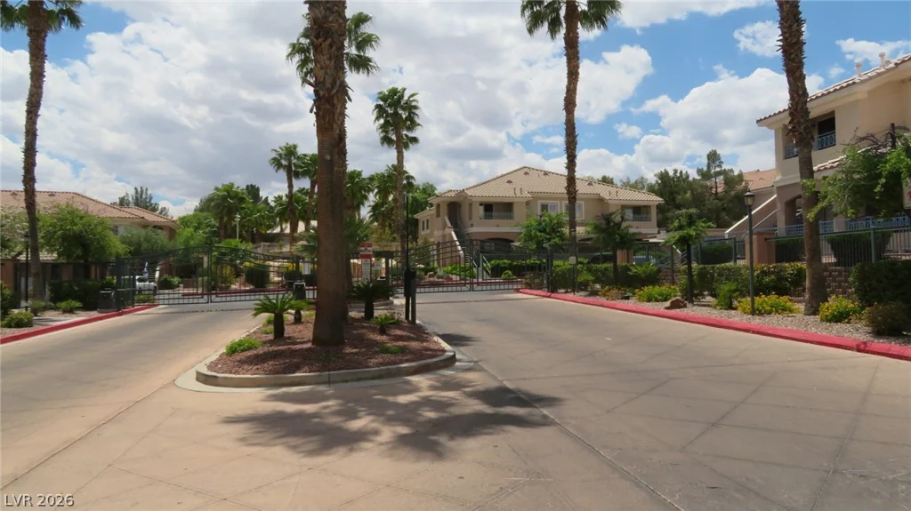 300 Pine Haven, Las Vegas, NV 89144