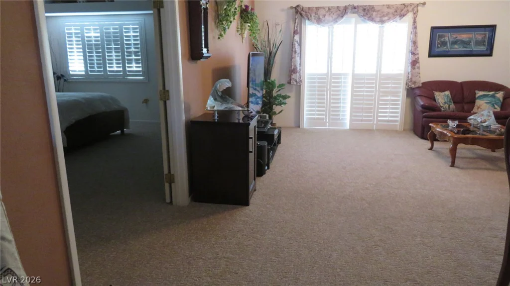 300 Pine Haven, Las Vegas, NV 89144