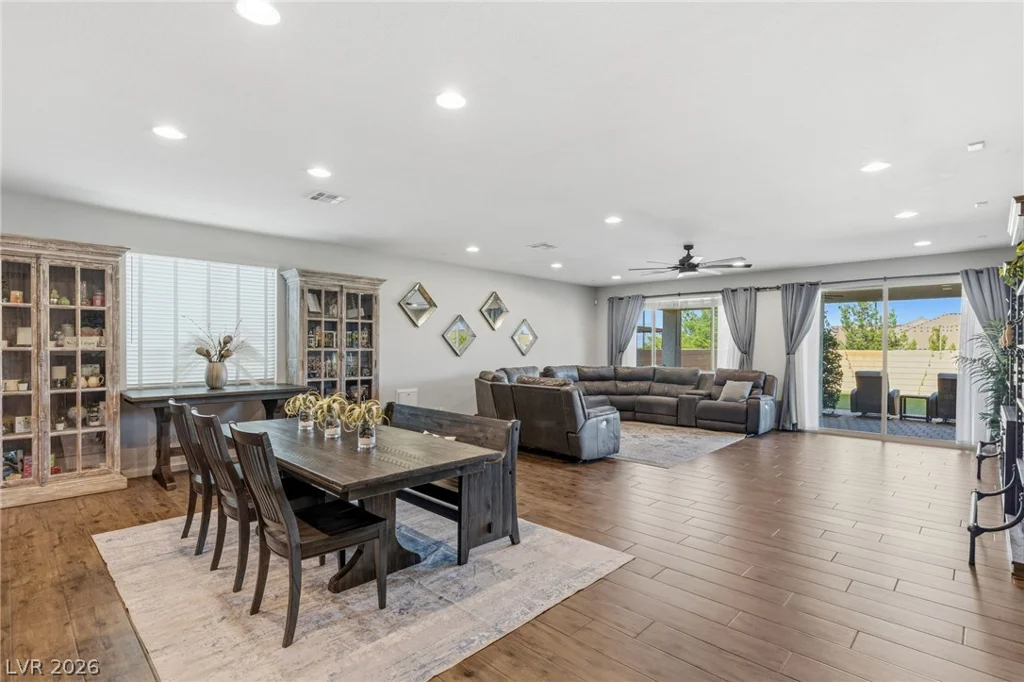 6380 Regina Ridge, Las Vegas, NV 89149