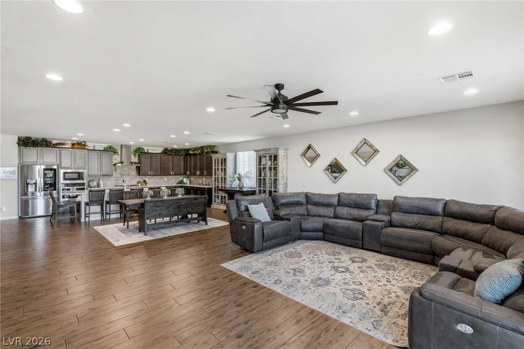 6380 Regina Ridge, Las Vegas, NV 89149