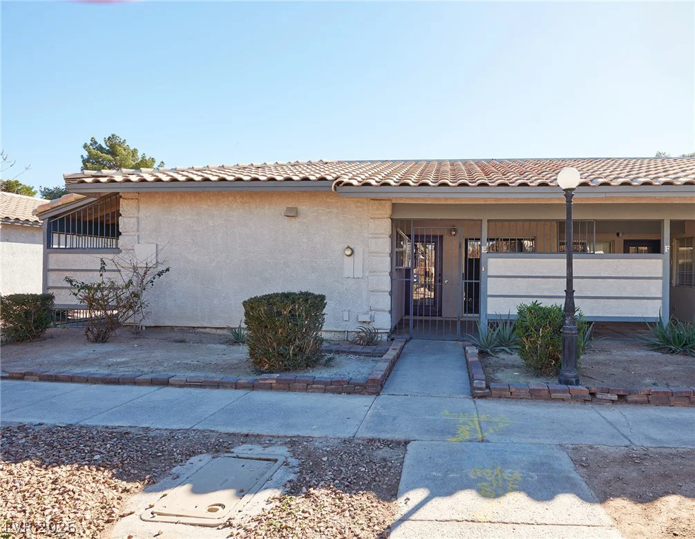 213 Lamb, Las Vegas, NV 89110