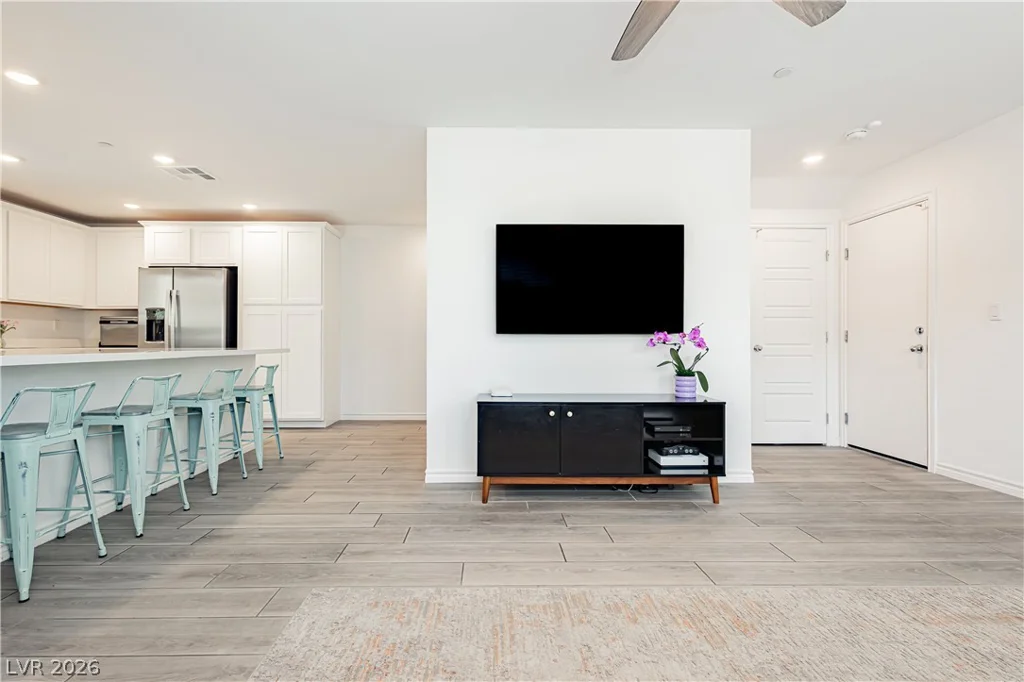 10713 Bendmore, Las Vegas, NV 89166