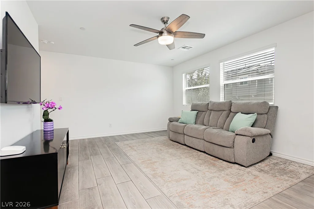 10713 Bendmore, Las Vegas, NV 89166
