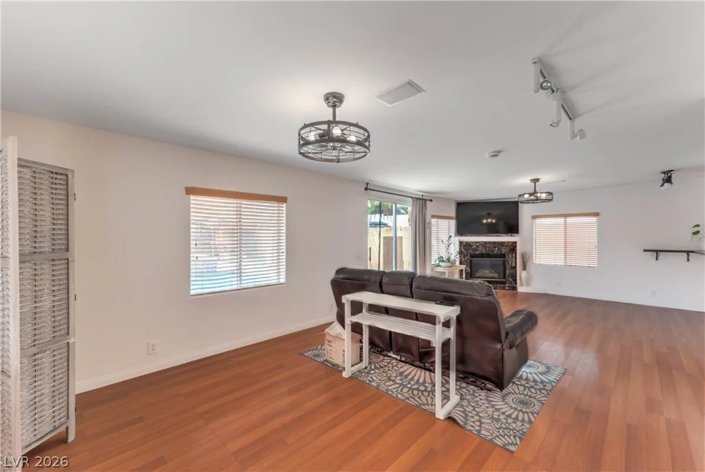 4563 Timaru, Las Vegas, NV 89147