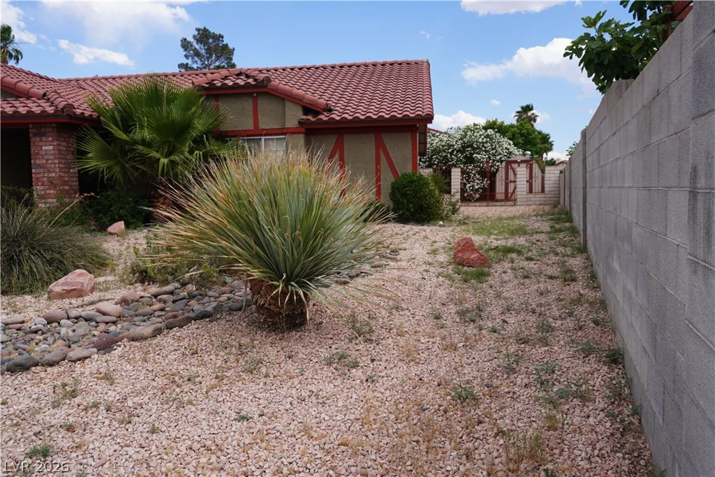 738 Loganrun, Las Vegas, NV 89110
