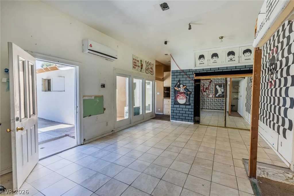 1908 Willoughby, Las Vegas, NV 89101