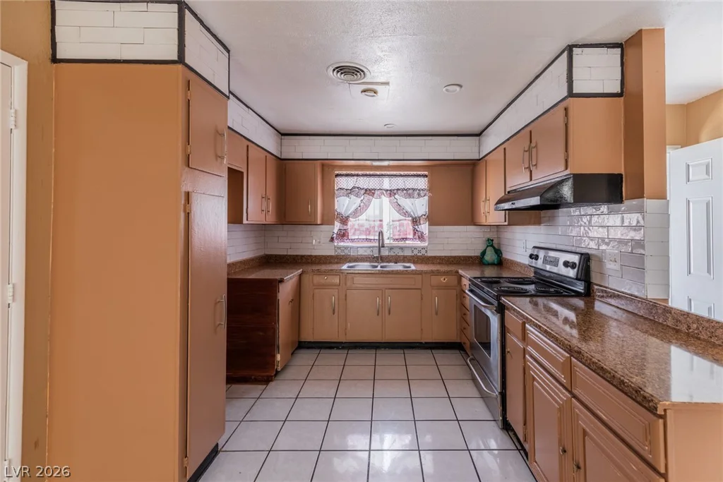 1908 Willoughby, Las Vegas, NV 89101
