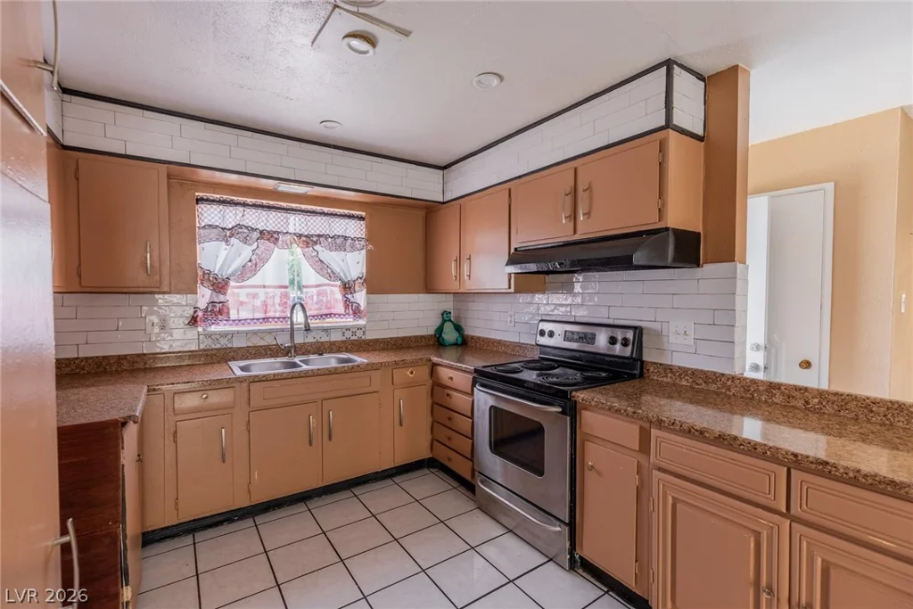1908 Willoughby, Las Vegas, NV 89101