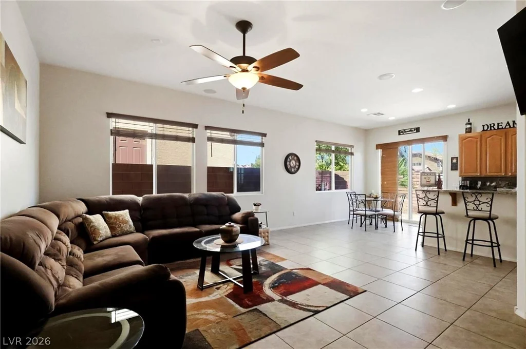 9152 Cowboy Inn, Las Vegas, NV 89178