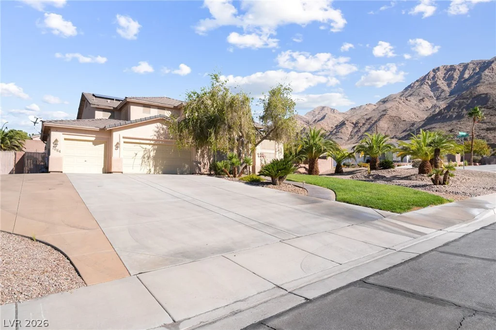 7064 New Moon, Las Vegas, NV 89110