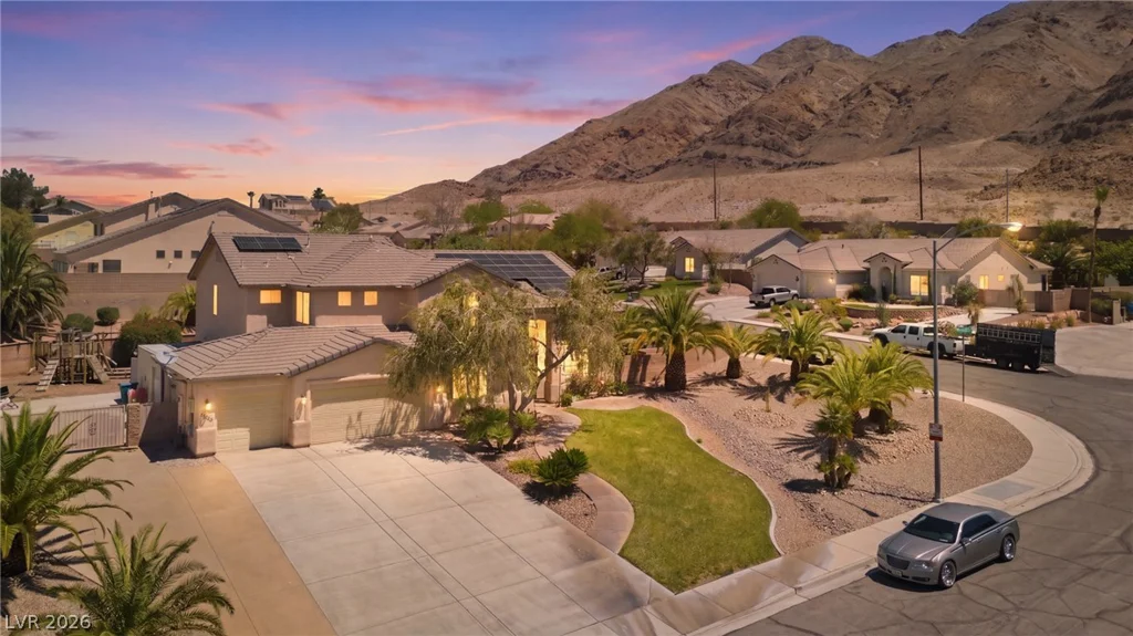 7064 New Moon, Las Vegas, NV 89110