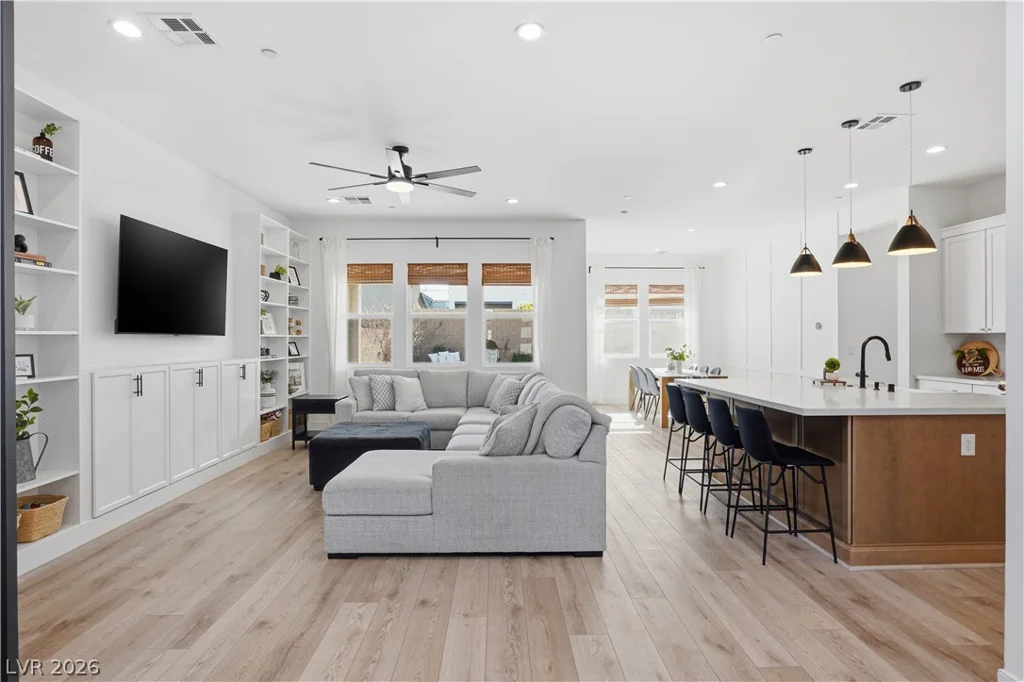 10125 Pleasant Knoll, Las Vegas, NV 89166