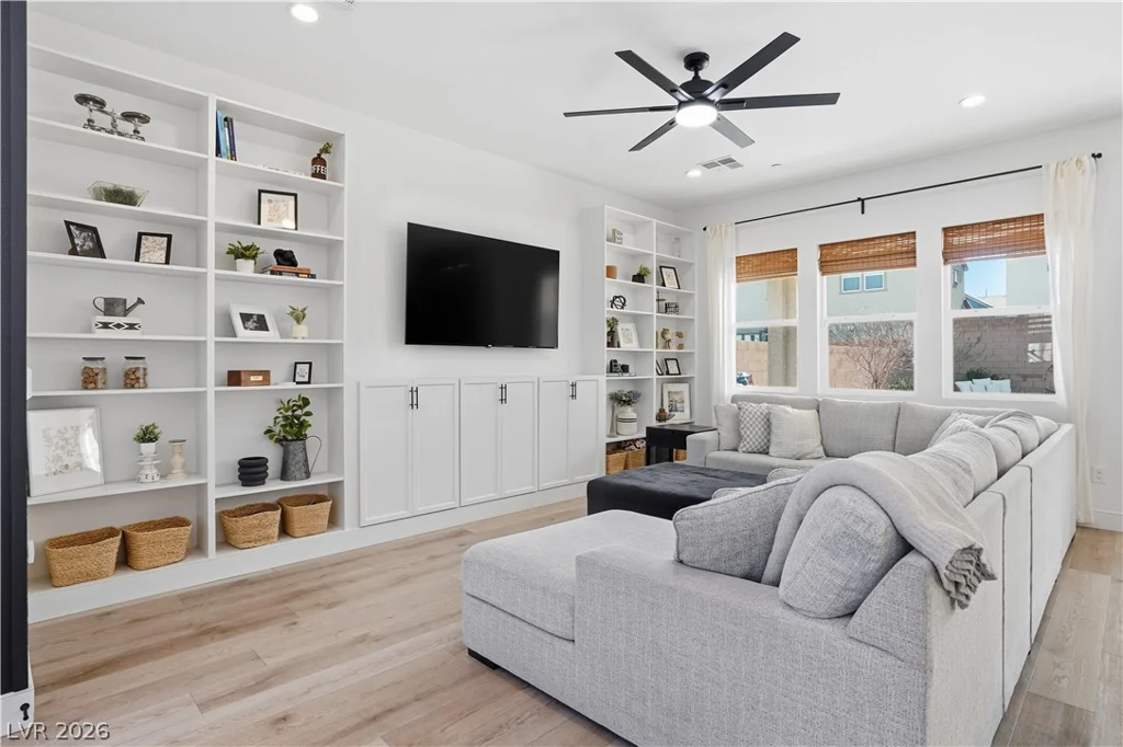 10125 Pleasant Knoll, Las Vegas, NV 89166